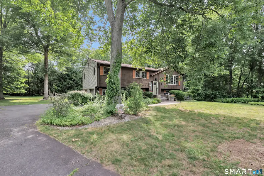 23 Leighton Court, North Haven, CT 06473 - #3