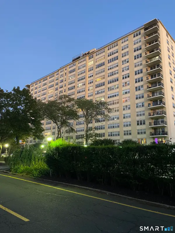 2625 Park Avenue #11P, Bridgeport, CT 06604
