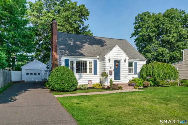 16 Raymond Place, Cromwell, CT 06416