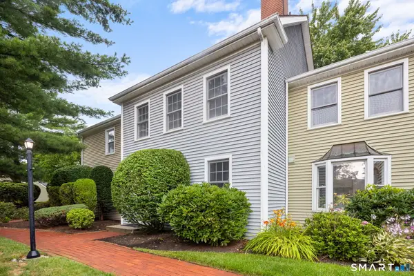 1 East Hayestown Road #33, Danbury, CT 06811