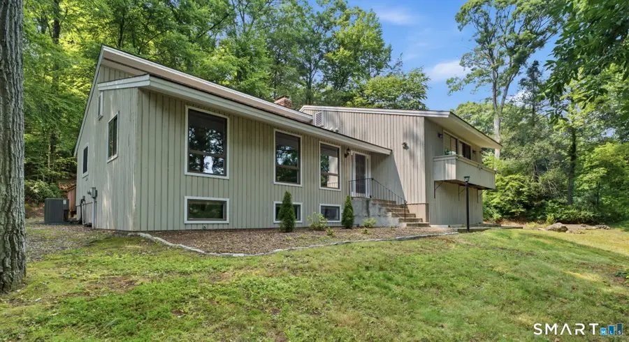 21 Hemlock Lane, Avon, CT 06001 - #2