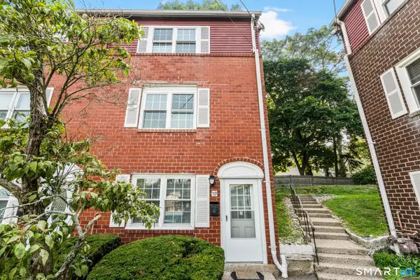 59 Savin Park #59, West Haven, CT 06516