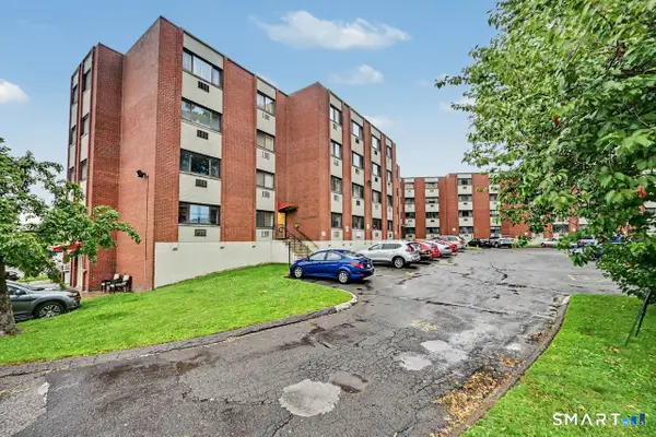 1700 Broadbridge Avenue #C33, Stratford, CT 06614
