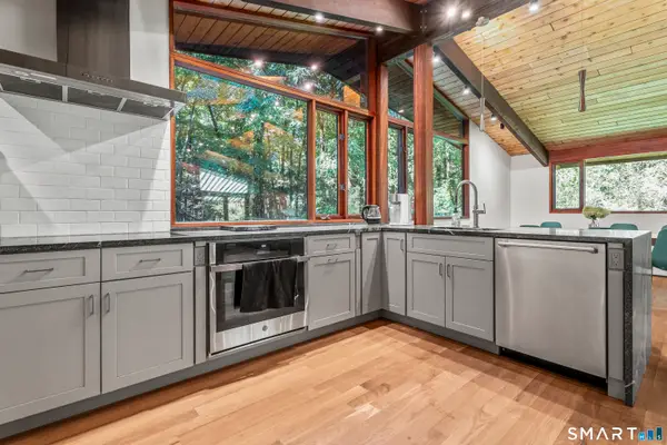6 Great Pond Lane, Redding, CT 06896