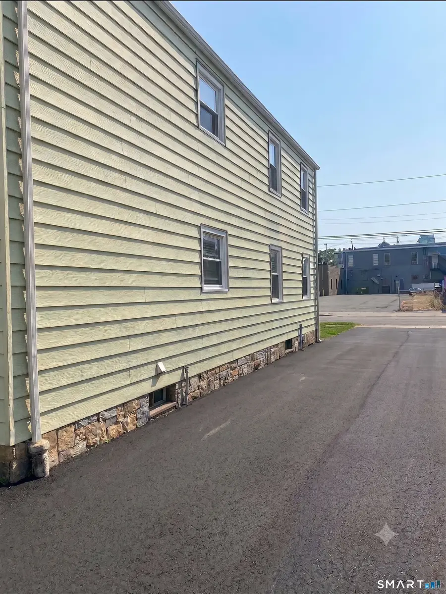 416 Wells Street, Bridgeport, CT 06606 - #3