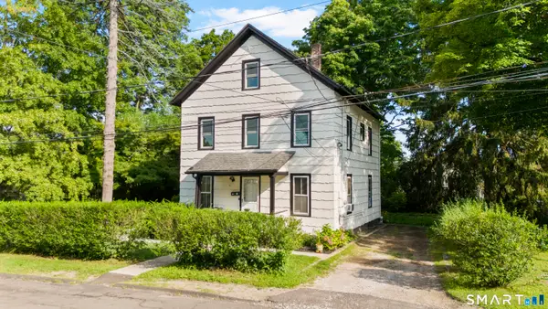 14 Home Place, Danbury, CT 06810