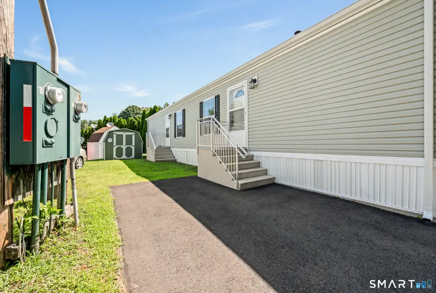 21 Western Sands Bridge, Wallingford, CT 06492 - #3