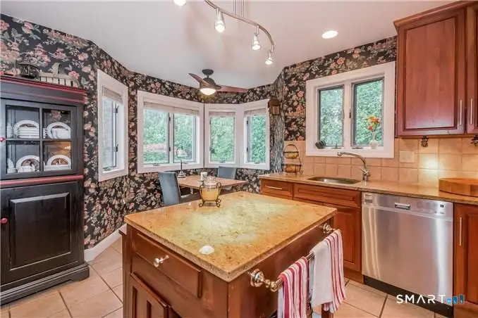 3300 Park Avenue #16, Bridgeport, CT 06604 - #2