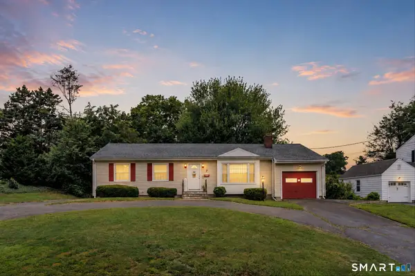 7 Thorburn Avenue, Trumbull, CT 06611