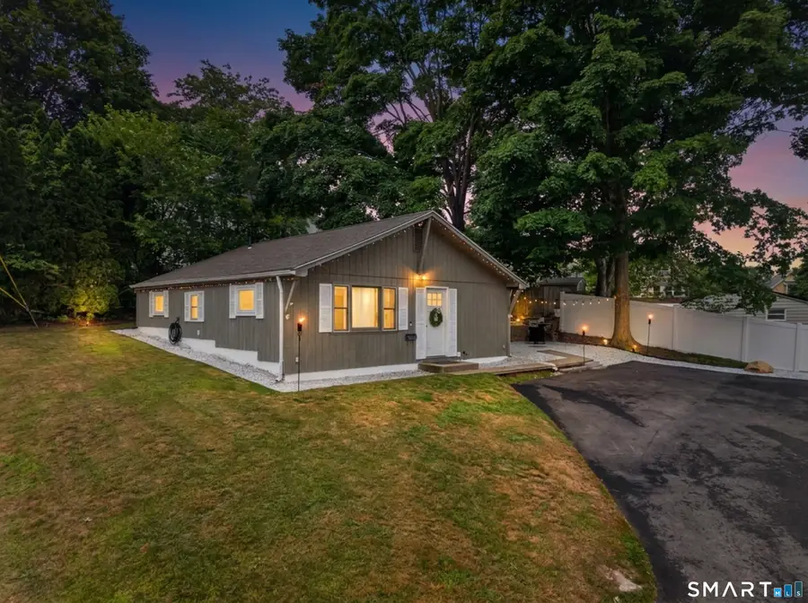 17 Grove Street, New London, CT 06320 - #2