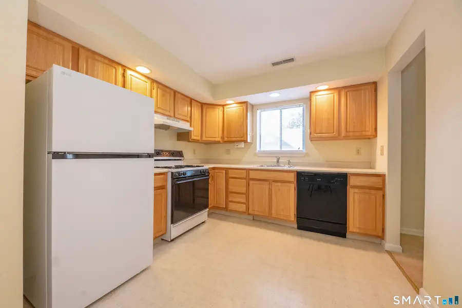 202 Windgate Circle #E, Monroe, CT 06468 - #3