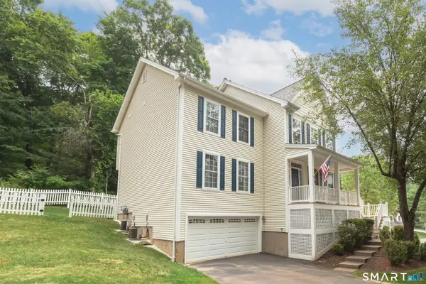 8 Minuteman Circle #8, Southbury, CT 06488