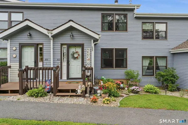 102 Lake Vista Drive #102, East Hampton, CT 06424