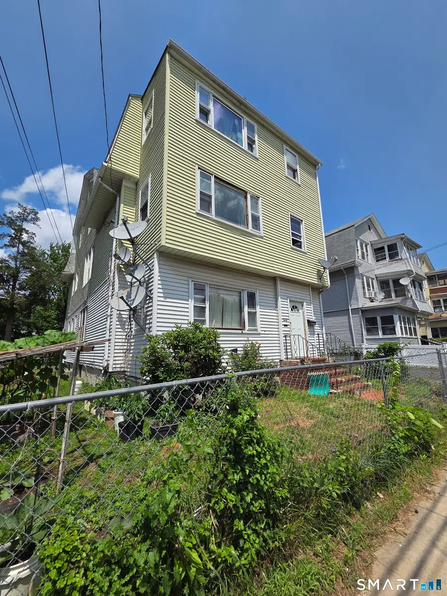30-32 Wayland Street, Hartford, CT 06114 - #3