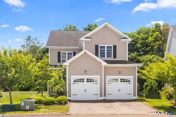 47 Lexington Gardens #47, North Haven, CT 06473