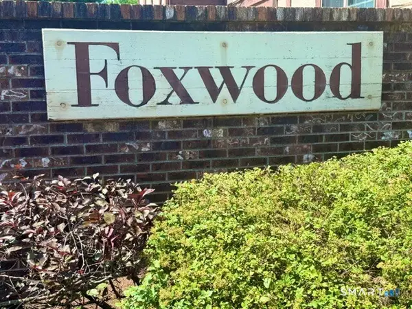 112 Foxwood Close, Milford, CT 06460