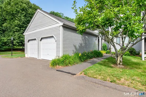 11 River Mead #11, Avon, CT 06001