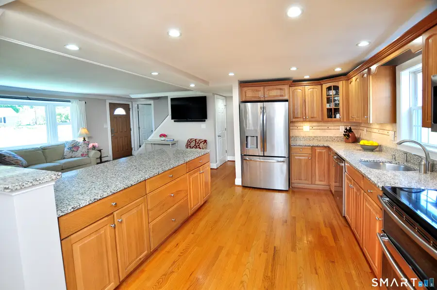 26 Village Road, Simsbury, CT 06070 - #3