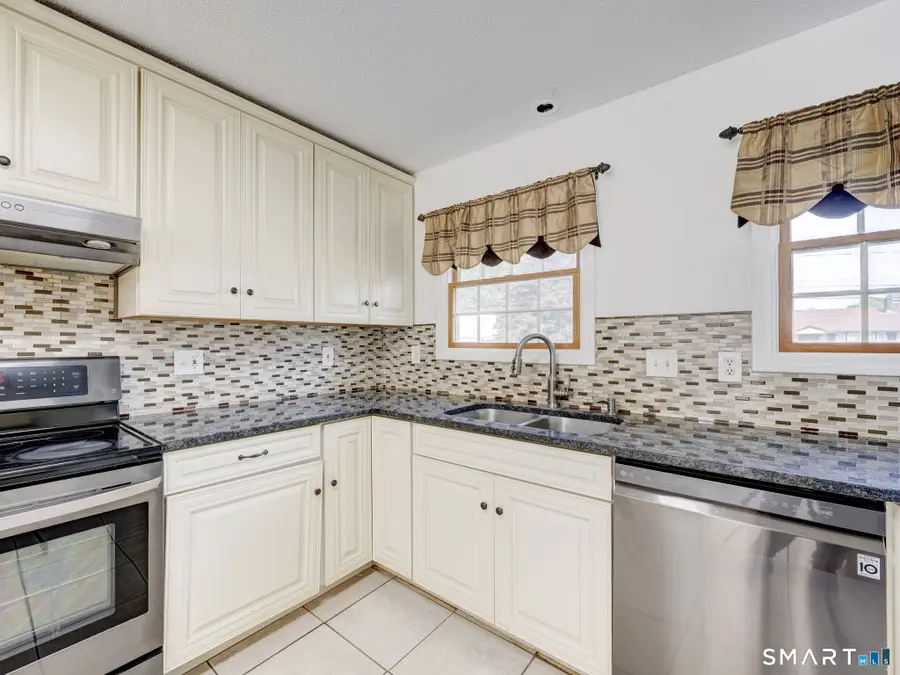 29 Fenwood Avenue, West Hartford, CT 06110 - #2