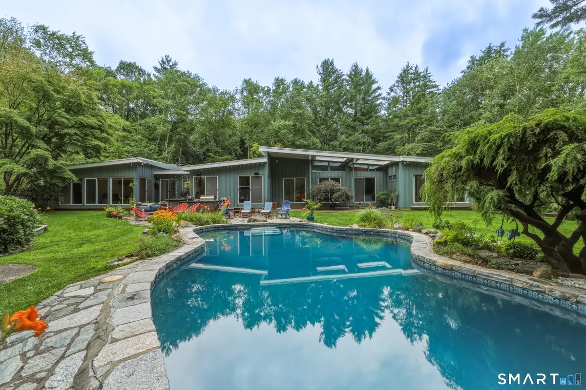 20 Crestview (incl. 24 Crestview Dr.) Drive, Woodbridge, CT 06525 - #1