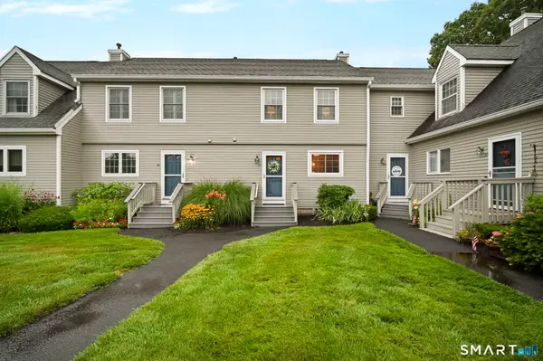 21 South Village Court #21, Branford, CT 06405