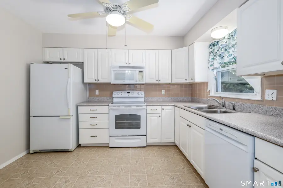4 Beaver Bog Road, New Fairfield, CT 06812 - #3