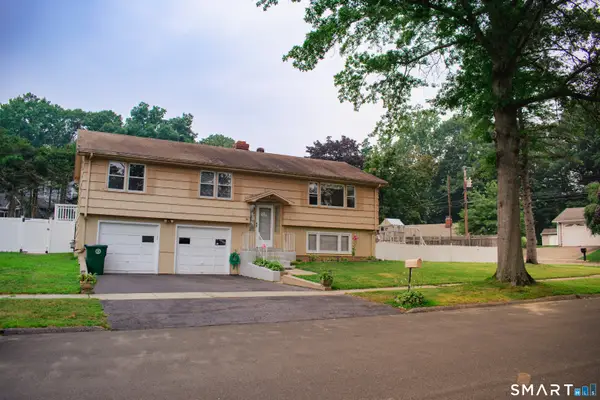 20 Walker Drive, Stratford, CT 06614