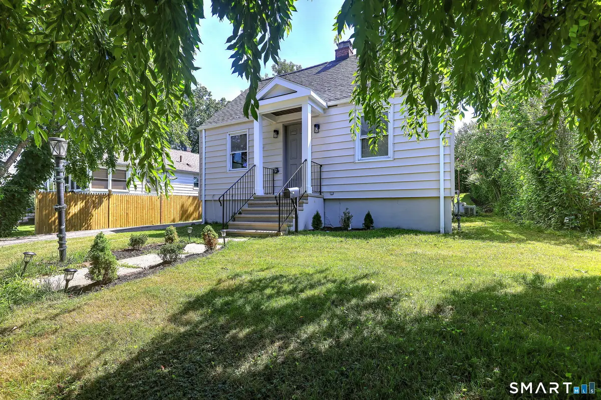 18 Drake Street, Stratford, CT 06614 - #1
