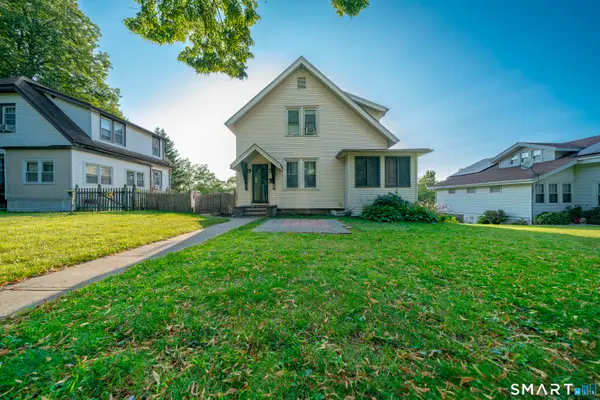 33 Collins Parkway, Meriden, CT 06450