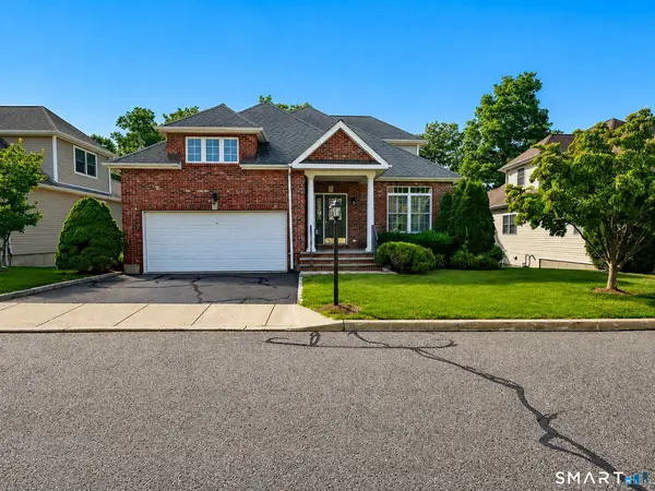 99 Jasmine Circle #99, Milford, CT 06461