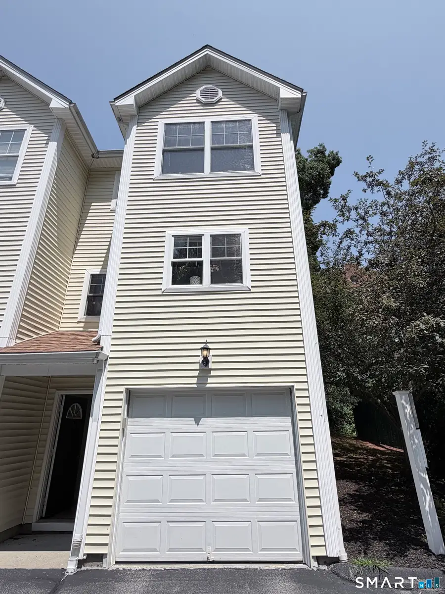 527 West Thames Street #1, Norwich, CT 06360 - #2