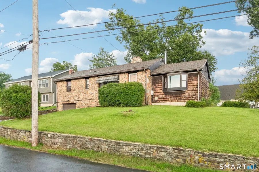 35 Sherman Terrace, North Haven, CT 06473 - #3