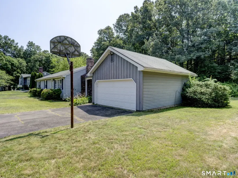 205 October Lane, Plantsville, CT 06479 - #3