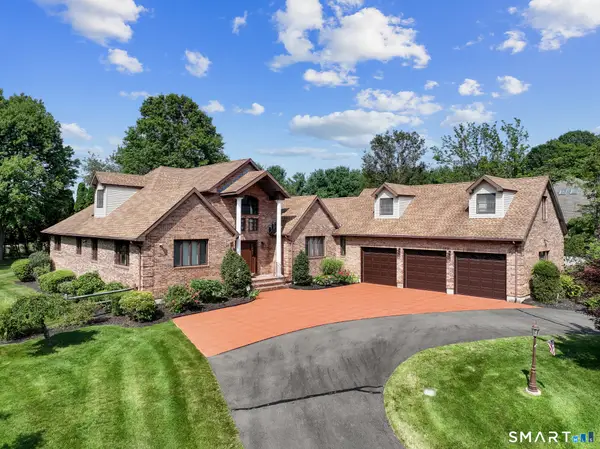 7 Regency Drive, North Haven, CT 06473