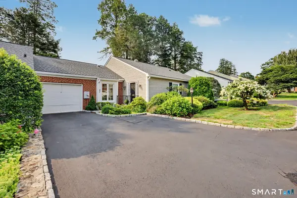7 Bank Street #4, New Canaan, CT 06840