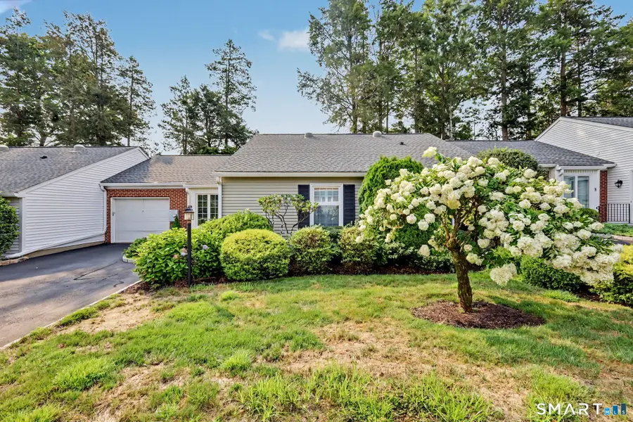 7 Bank Street #4, New Canaan, CT 06840 - #3