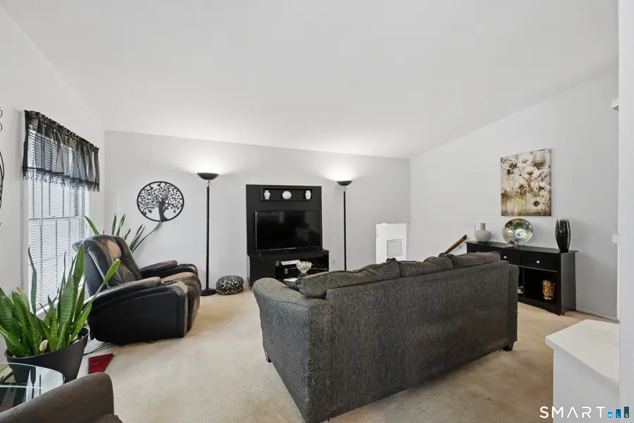 42 Linda Lane, New Fairfield, CT 06812 - #3