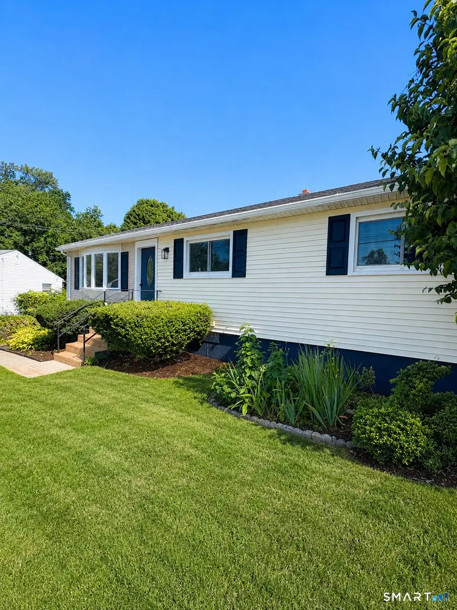 11 Flaum Drive, West Haven, CT 06516 - #2