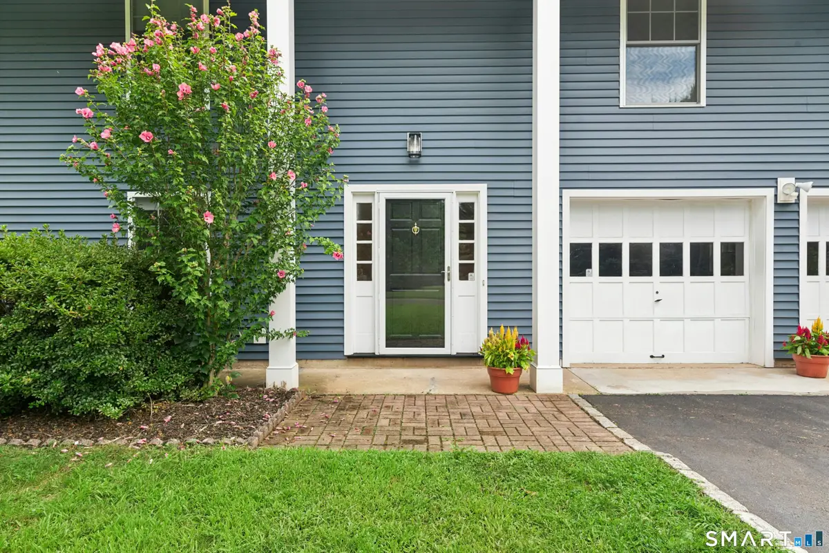 20 Lincoln Drive, New Canaan, CT 06840 - #1
