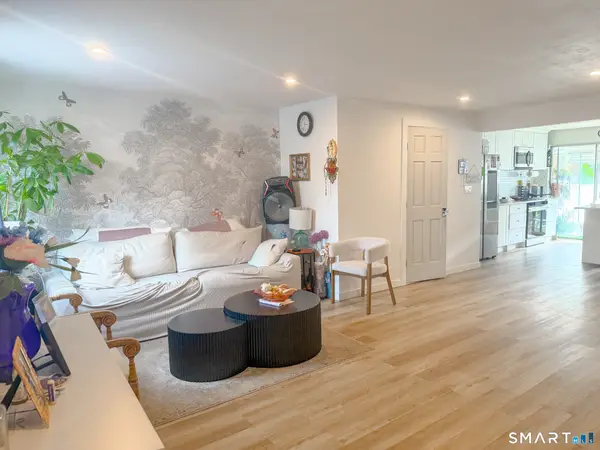 17 Avon Lane, Stamford, CT 06907