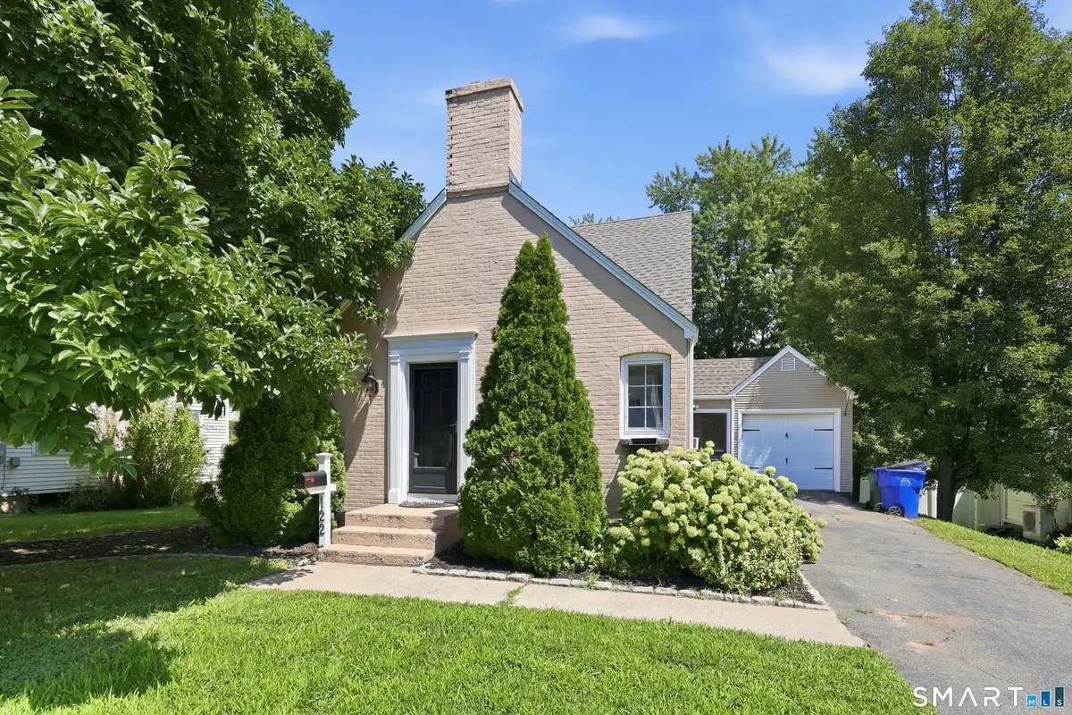 122 Overbrook Road, West Hartford, CT 06107 - #1