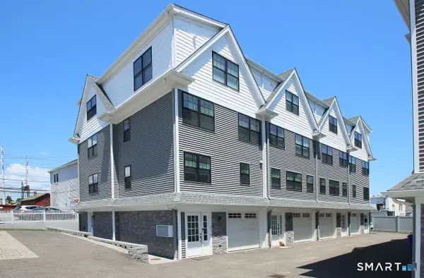 25 Beaumont Street #25, Fairfield, CT 06824