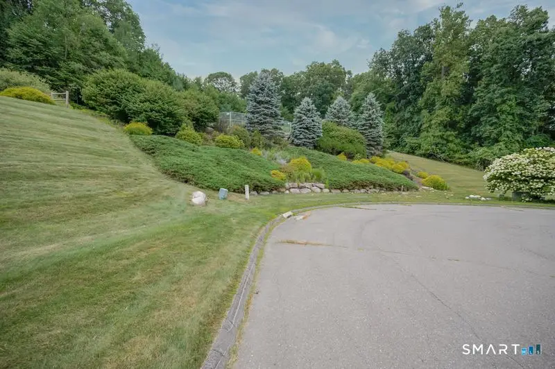 32 King Richards Court, Avon, CT 06001 - #2