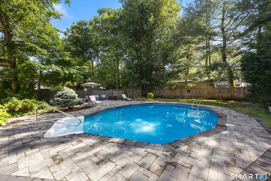 28 Fallon Drive, North Haven, CT 06473 - #3