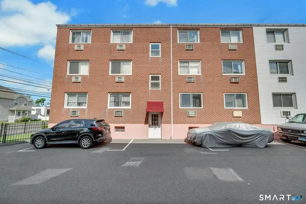 4 Van Zant Street #B5, Norwalk, CT 06855