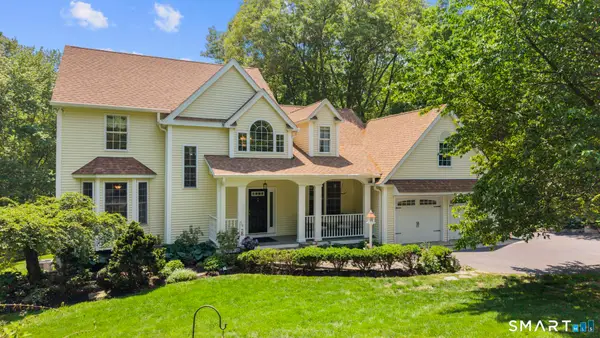 14 Wychwood Lane, Oxford, CT 06478