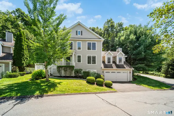 2 Minuteman Circle #2, Southbury, CT 06488