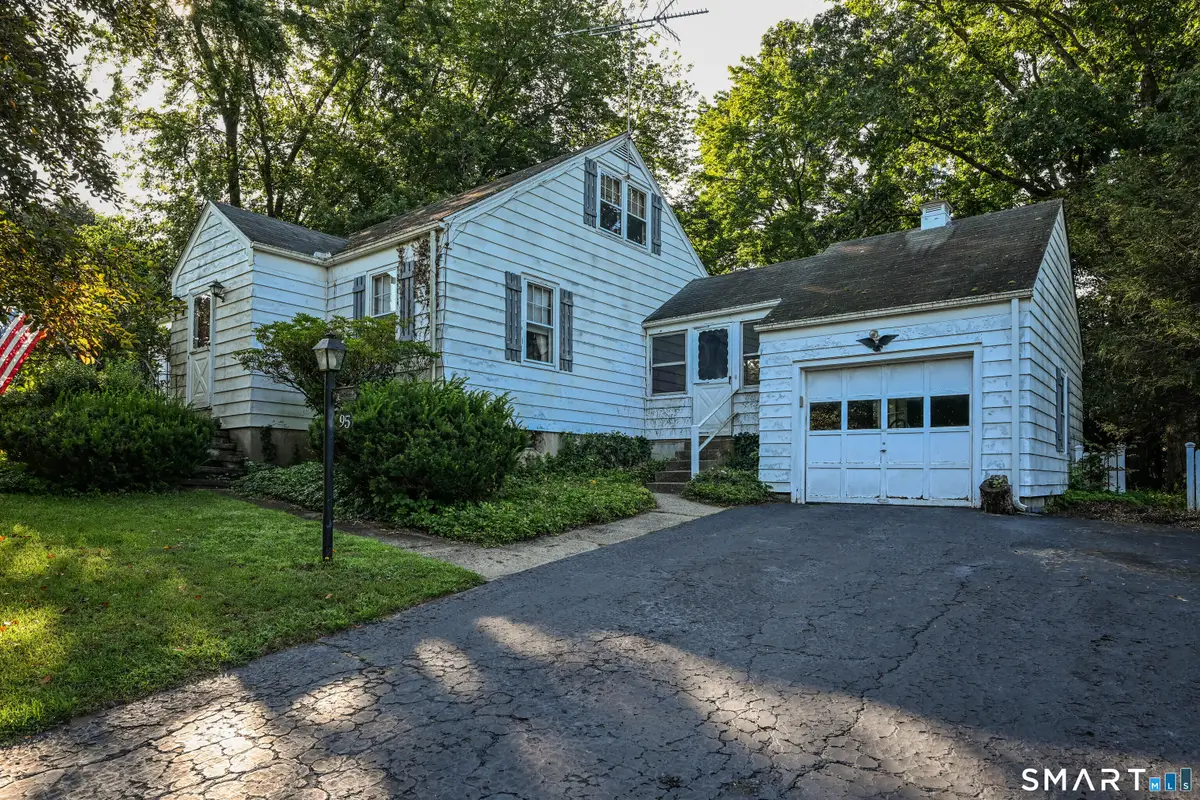 95 Lake Avenue, Trumbull, CT 06611 - #1