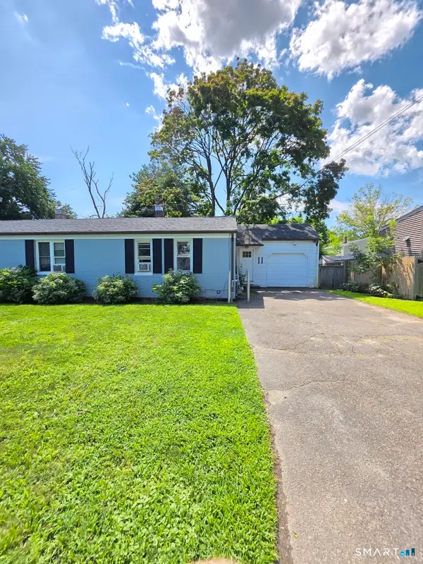 11 Knapps Park Drive, Fairfield, CT 06825