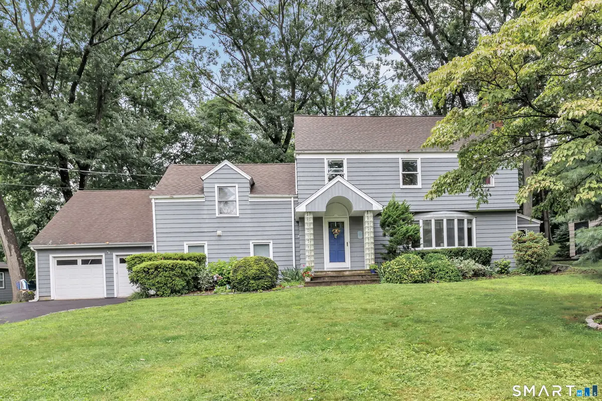 205 Stoneleigh Square, Fairfield, CT 06825 - #1